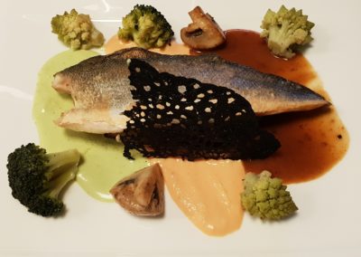 Formules - Menu prestige - Filet de bar rôti aux 3 coulis tuiles a l encre de seche - Excellence culinaire - Bruno FRITZ